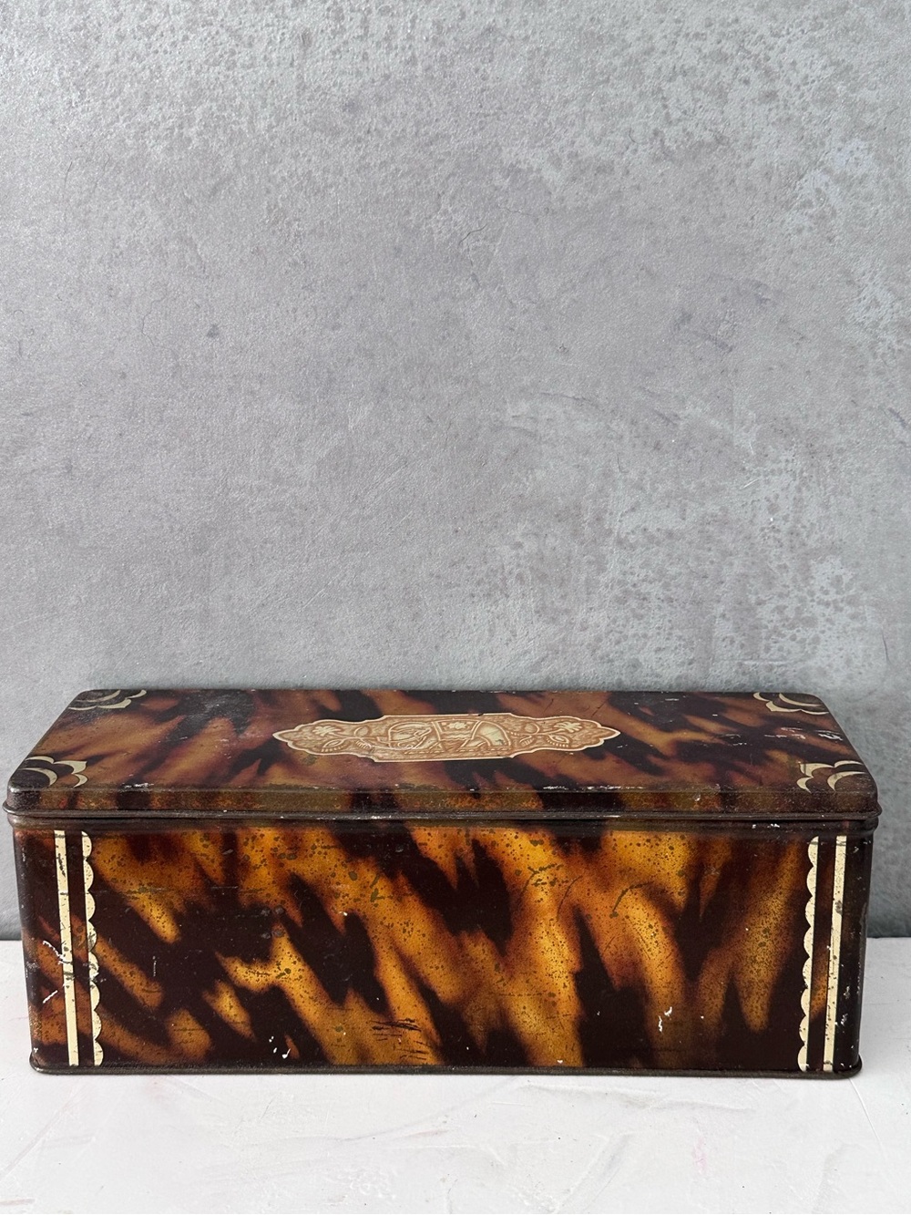 CWS Biscuits Tortoiseshell Biscuit Tin c.1928